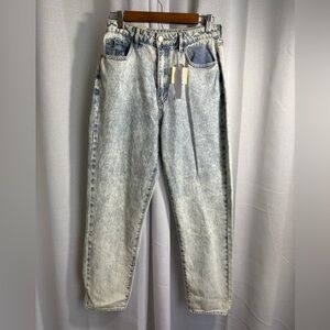 NEW Tgla High Rise Mom Jeans Acid Wash Light Denim NWT Size 28 100% Cotton 0438‎